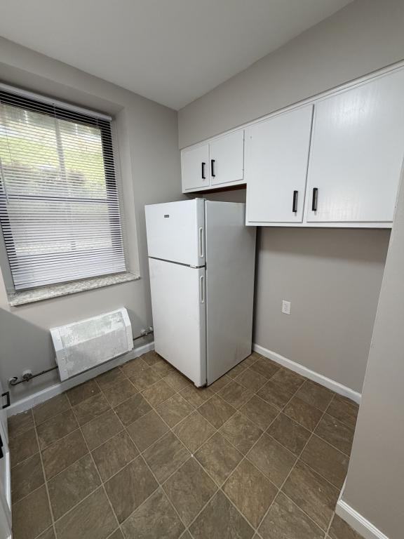 121 Locust St - Photo 3 of 18