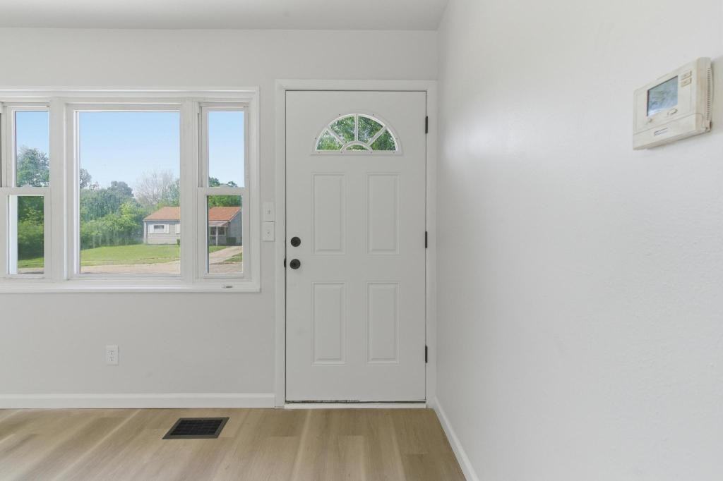 4466 Gatewood Pl - Photo 7 of 18