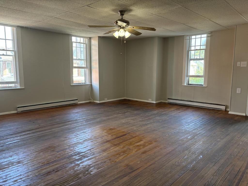 255 W Main St - Photo 4 of 10