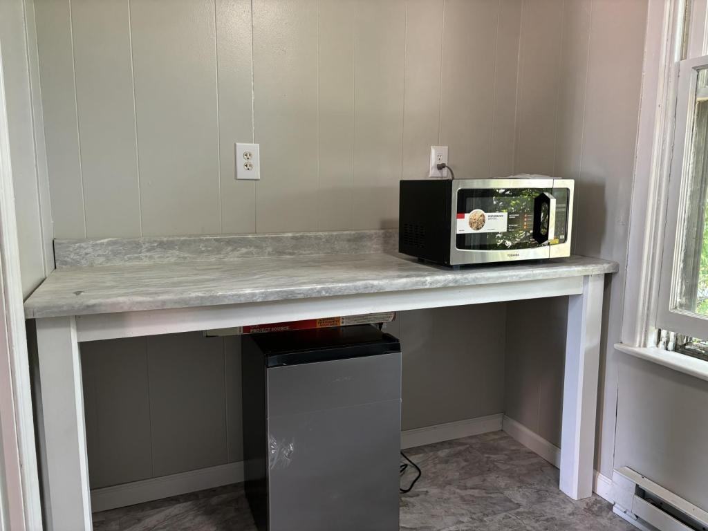 255 W Main St - Photo 6 of 10