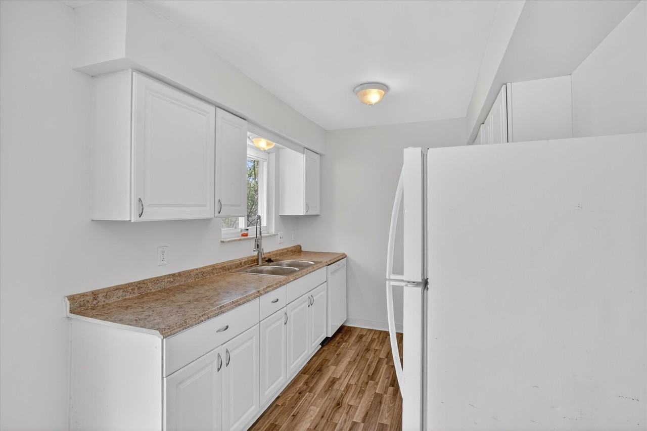 3502 Ridgecliffe Dr #1 - Photo 2 of 23