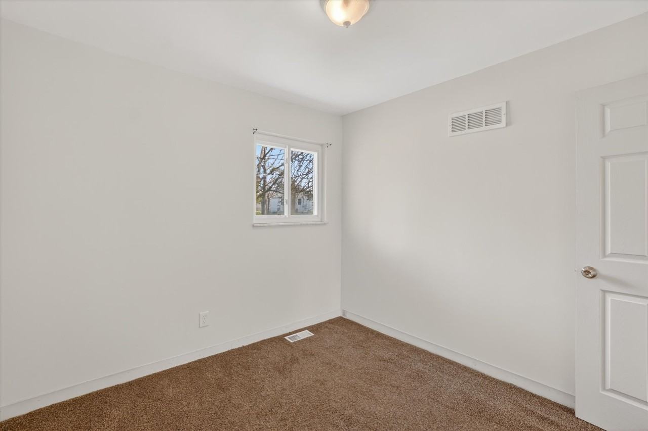 3502 Ridgecliffe Dr #1 - Photo 7 of 23