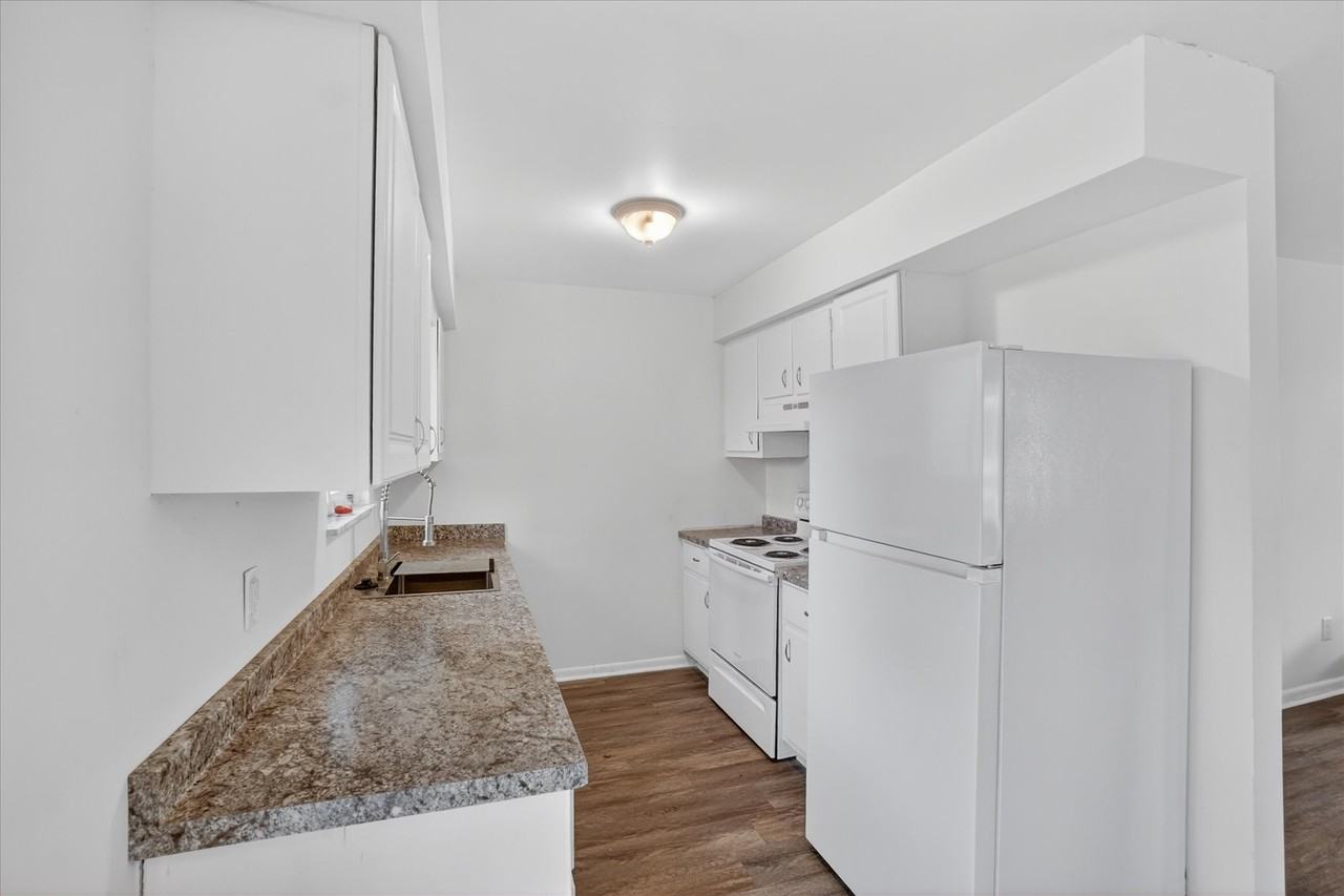 3502 Ridgecliffe Dr #2 - Photo 2 of 19