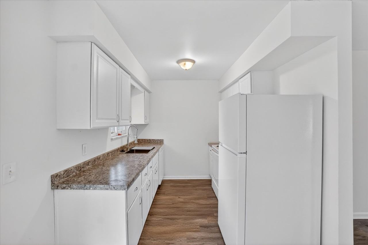 3502 Ridgecliffe Dr #2 - Photo 3 of 19