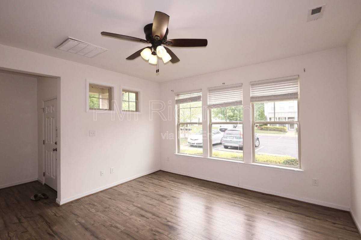 10506 Marions Way - Photo 3 of 10
