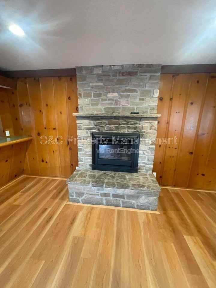 871 Emerald Ave - Photo 3 of 9