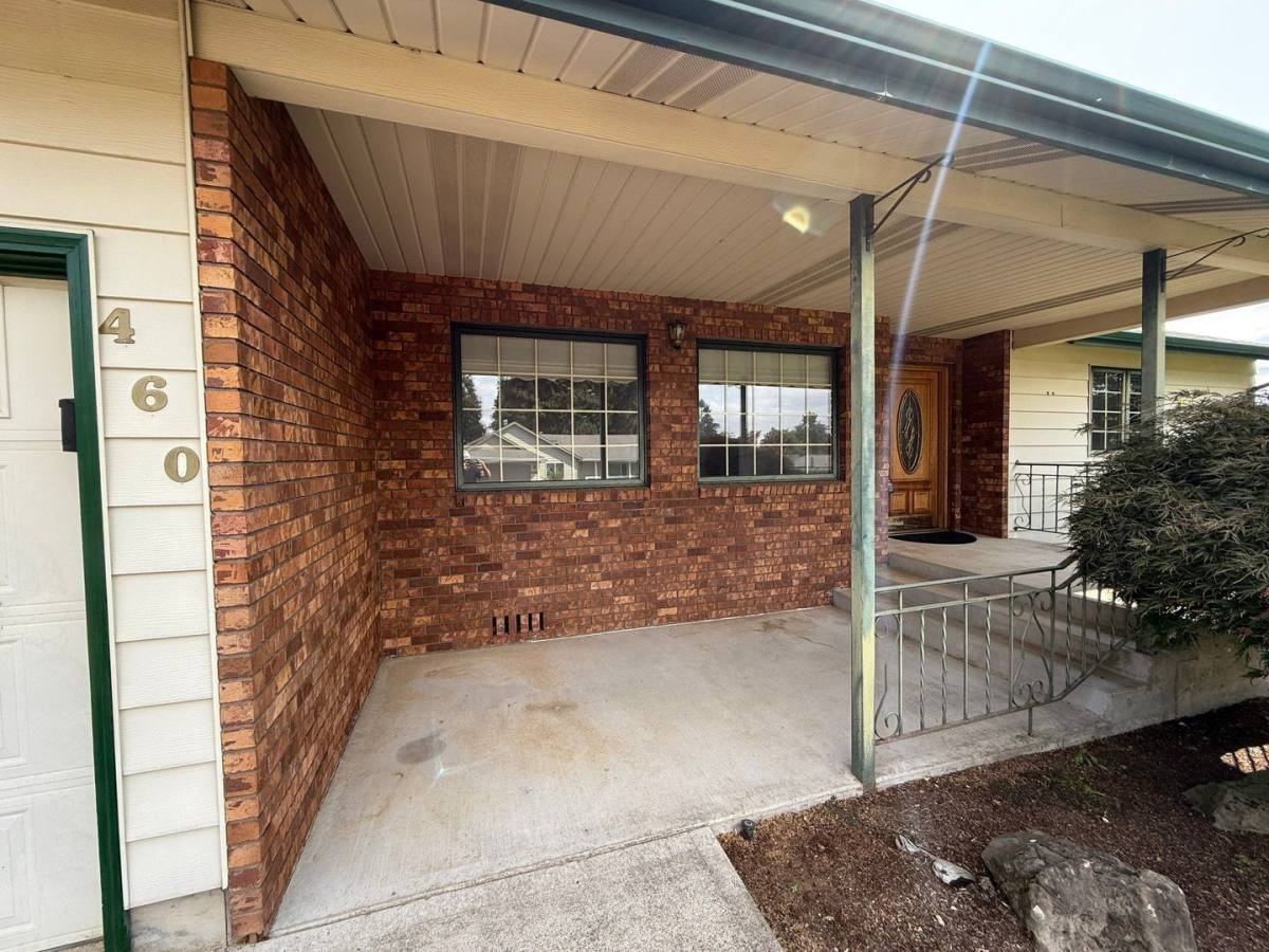 460 Se Conifer Pl - Photo 3 of 10