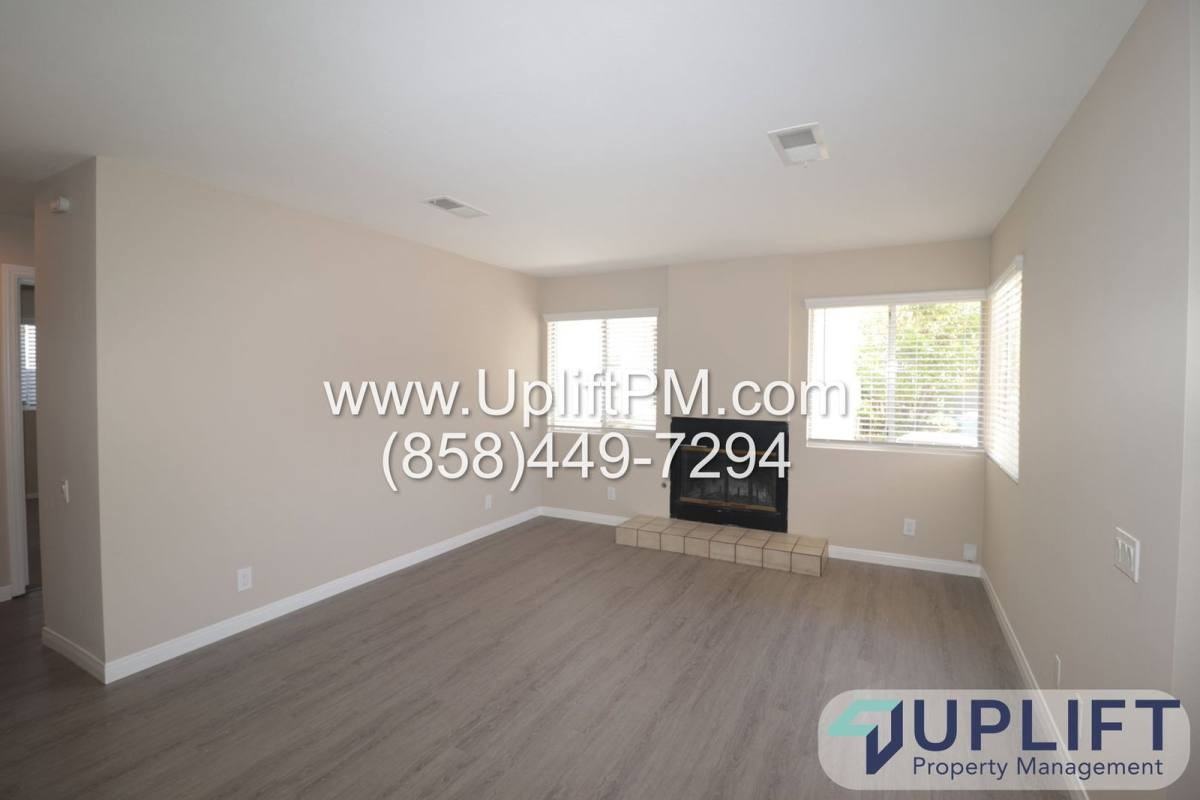 4720 Soria Dr - Photo 3 of 10