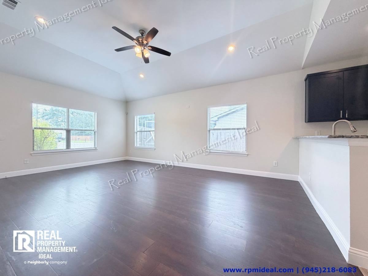 4901 Rimwood Dr - Photo 7 of 10