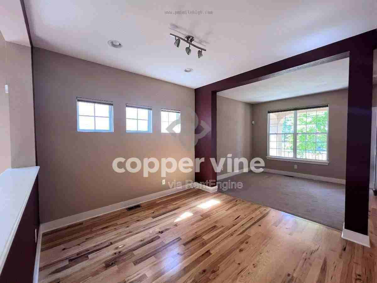 14192 Madison St - Photo 3 of 10