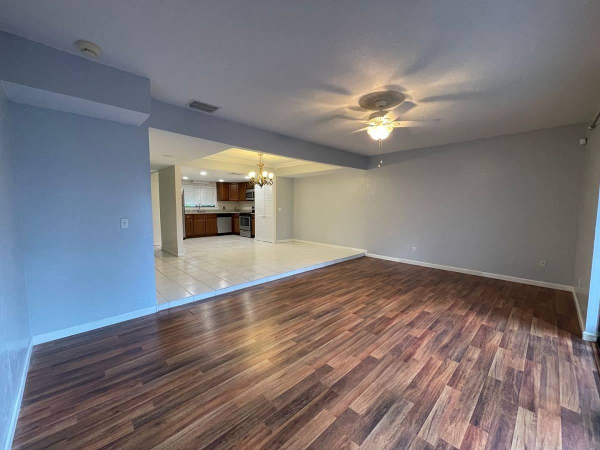 710 Raymond Cir - Photo 2 of 10