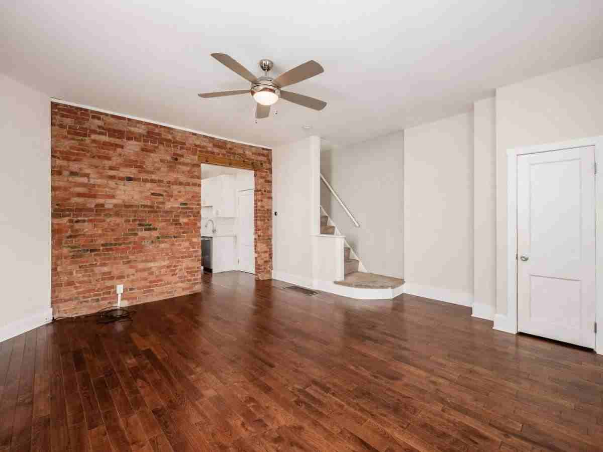 506 S Lazelle St - Photo 3 of 10