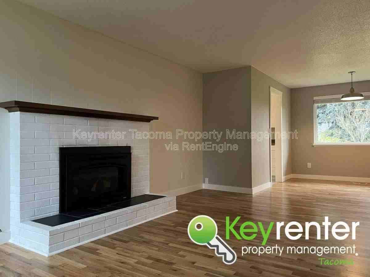 1708 N Lexington St - Photo 3 of 7