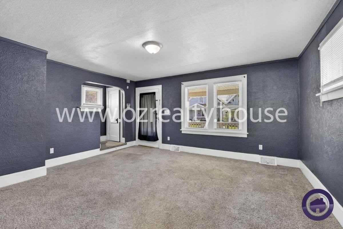 2040 Berkshire Pl - Photo 3 of 10