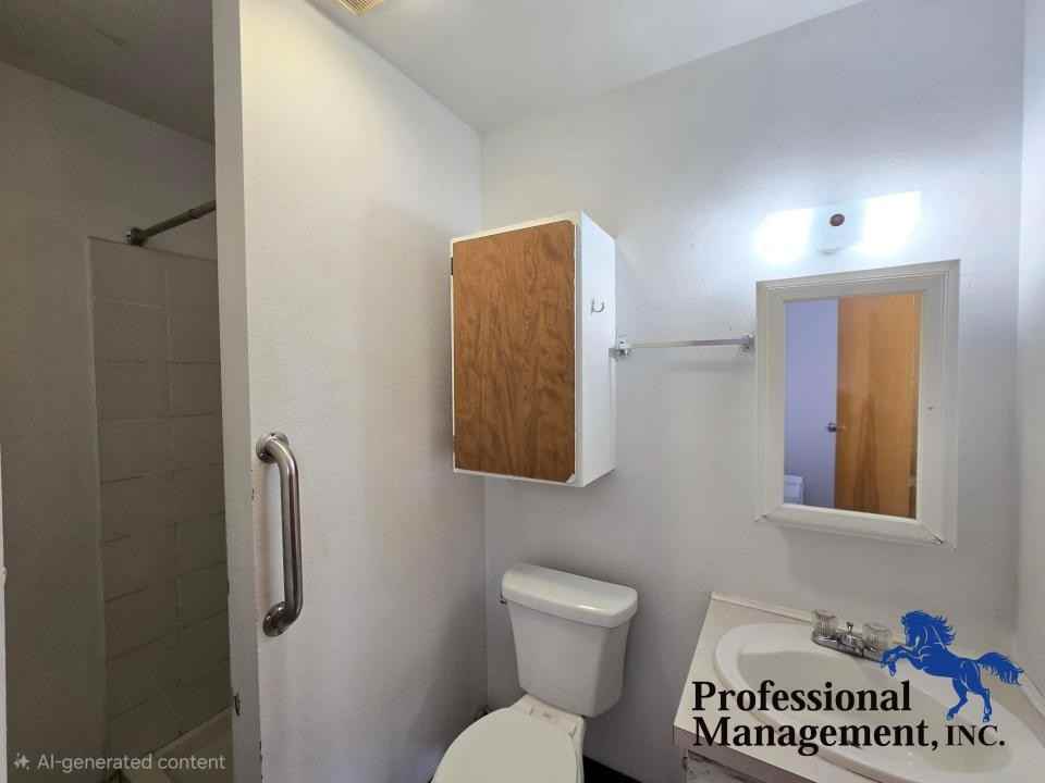 124 1/2 S 31st St - Photo 5 of 6