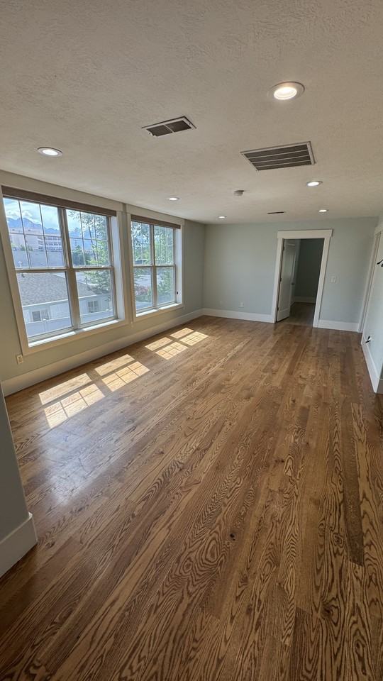 62 W Oakland Ave - Photo 6 of 25