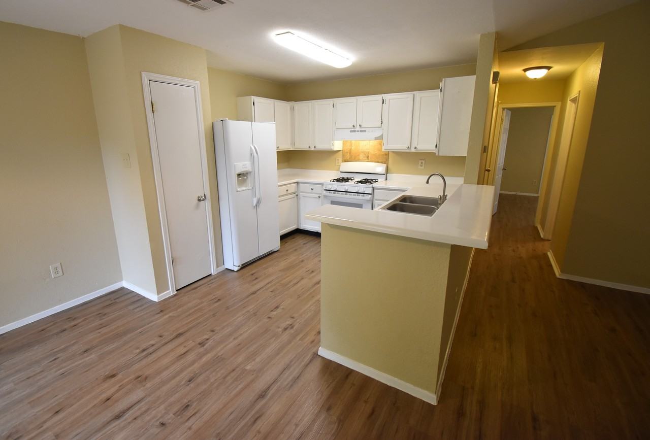 2116 Andover Dr - Photo 7 of 29
