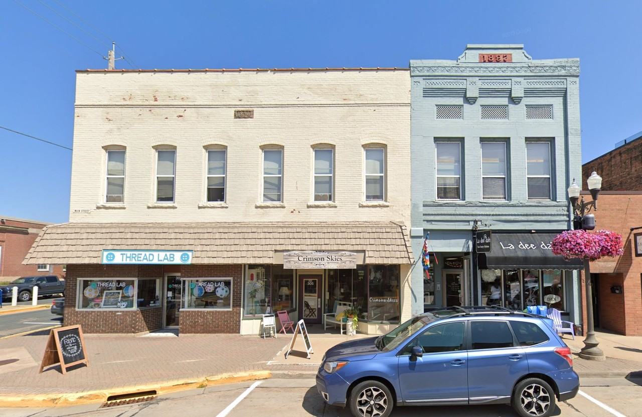 301 Main St E #4