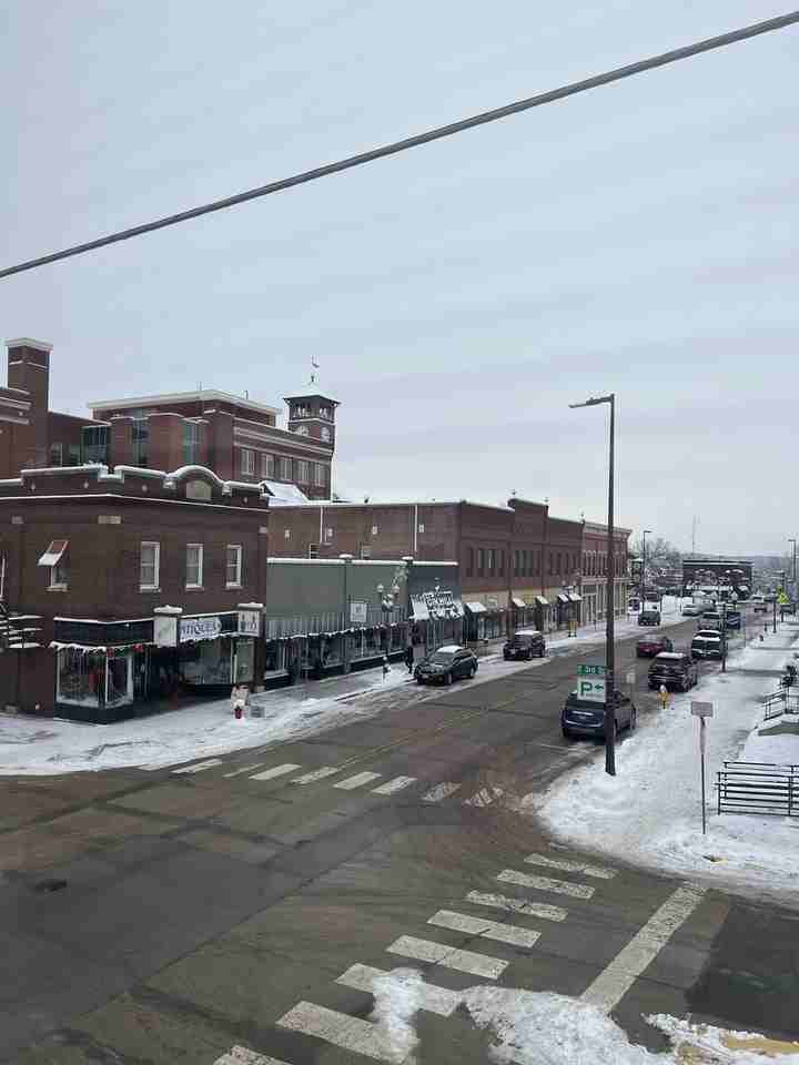 301 Main St E #4 - Photo 2 of 3