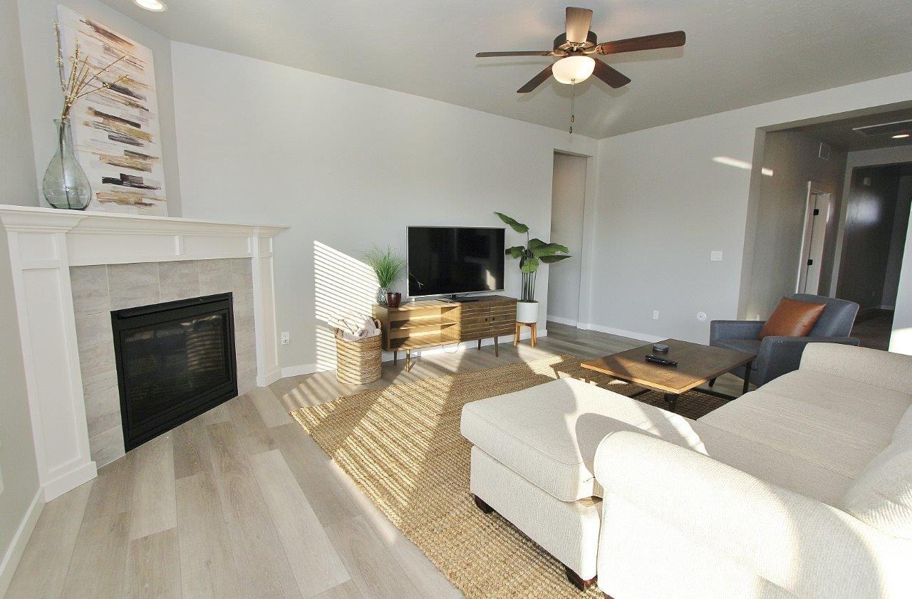 2961 N Zion Park Ave - Photo 2 of 24