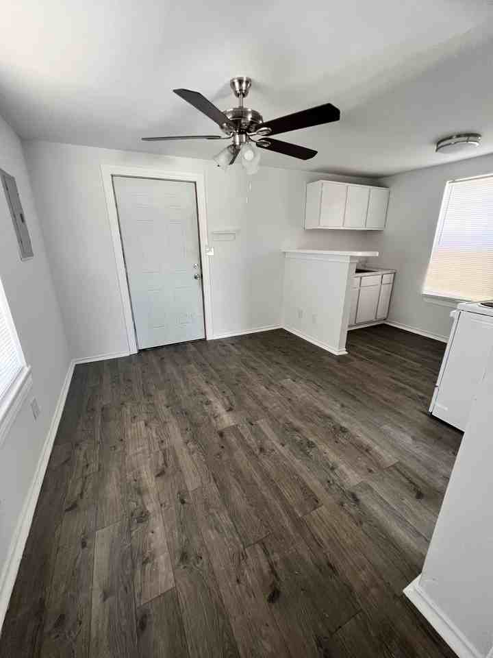 303 W Richard Ave #6 - Photo 4 of 6