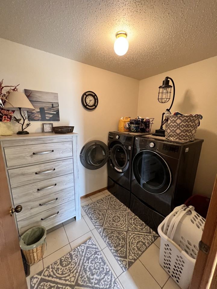16980 54th Ave #16986 - Photo 3 of 8