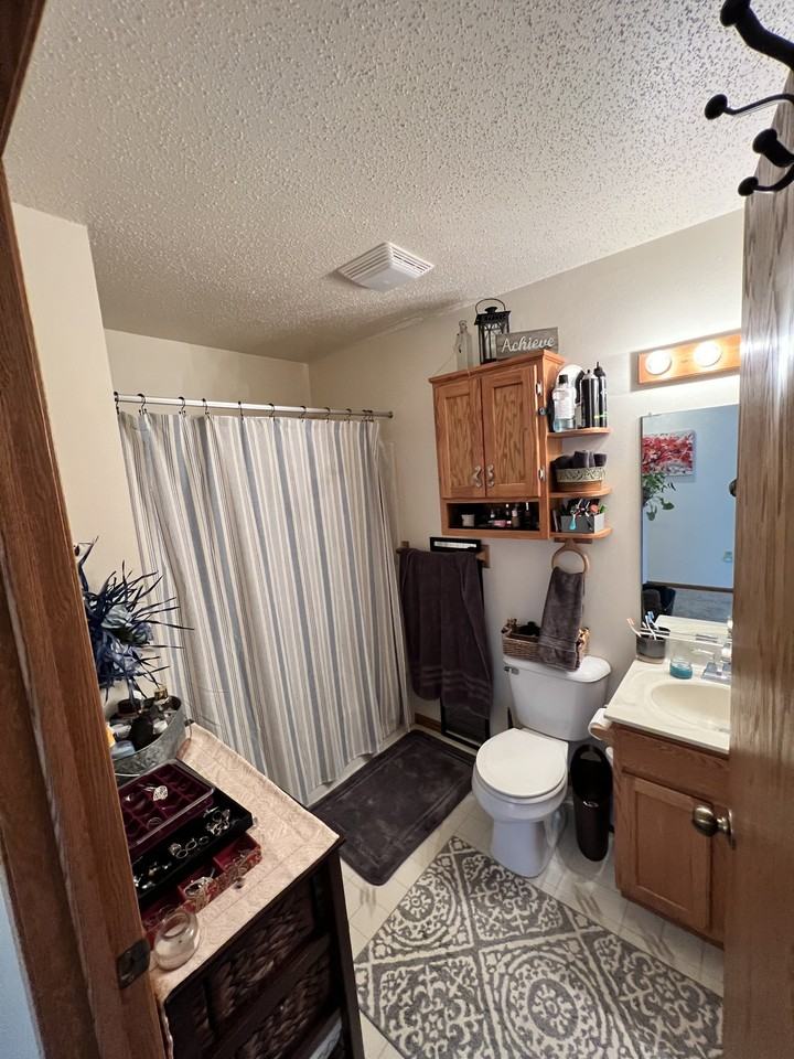 16980 54th Ave #16986 - Photo 5 of 8