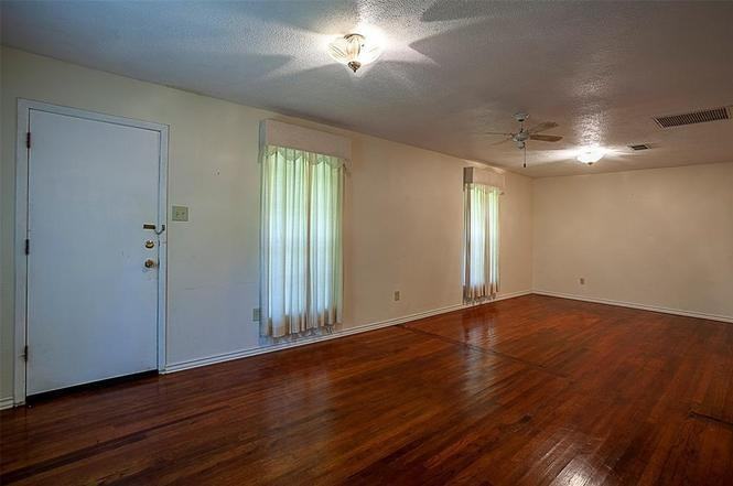 565 25th St - Photo 6 of 15