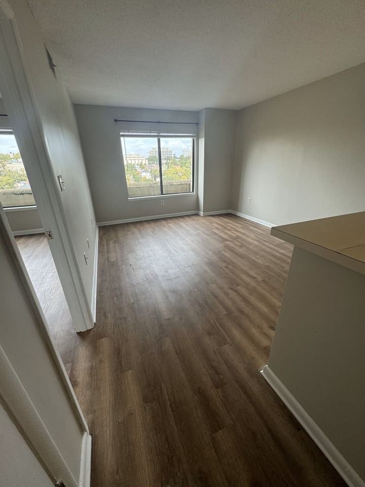 1600 Park Cir #1210 - Photo 5 of 7
