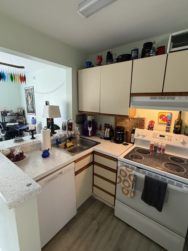 1600 Park Cir #608 - Photo 3 of 8