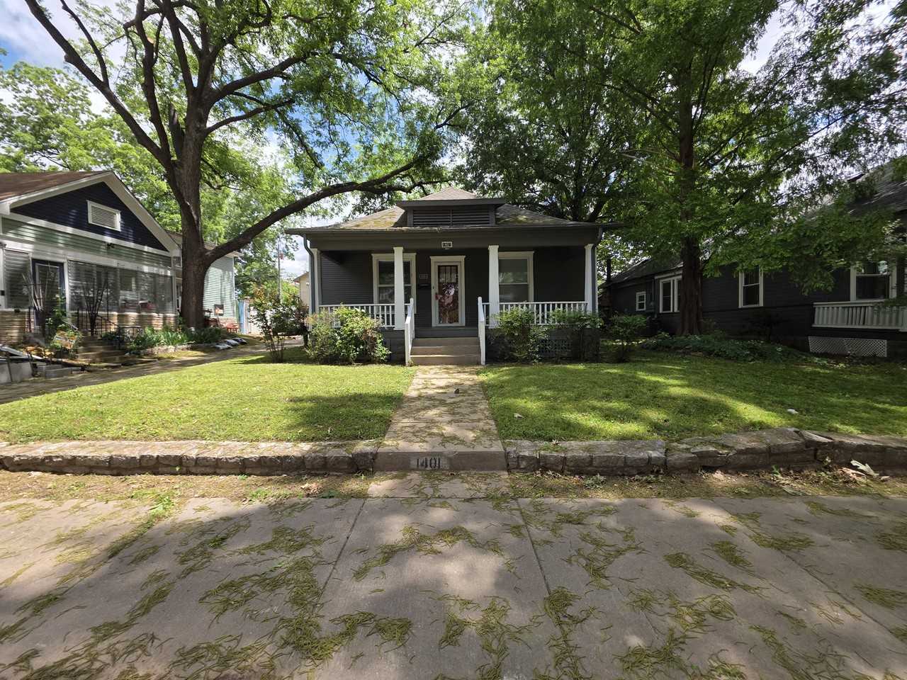 1401 S Elwood Ave - Photo 2 of 26
