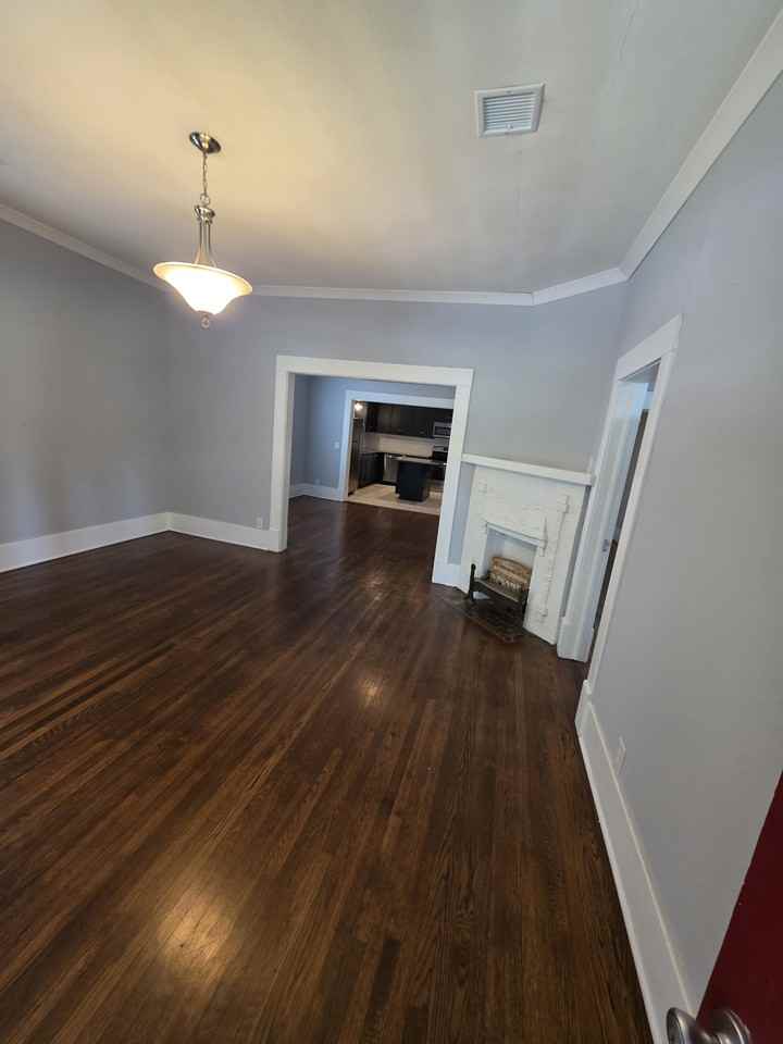 1401 S Elwood Ave - Photo 3 of 26