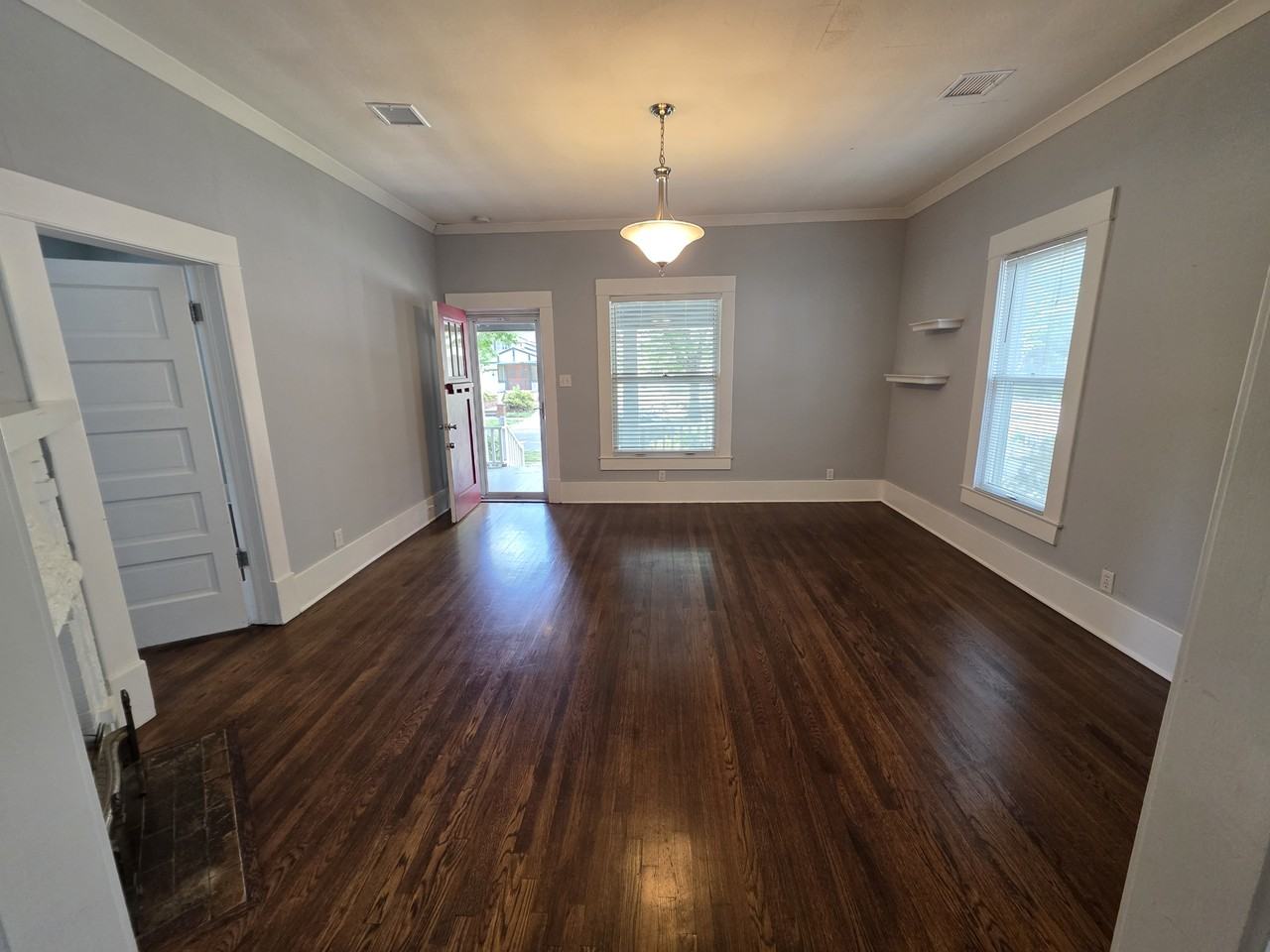 1401 S Elwood Ave - Photo 4 of 26