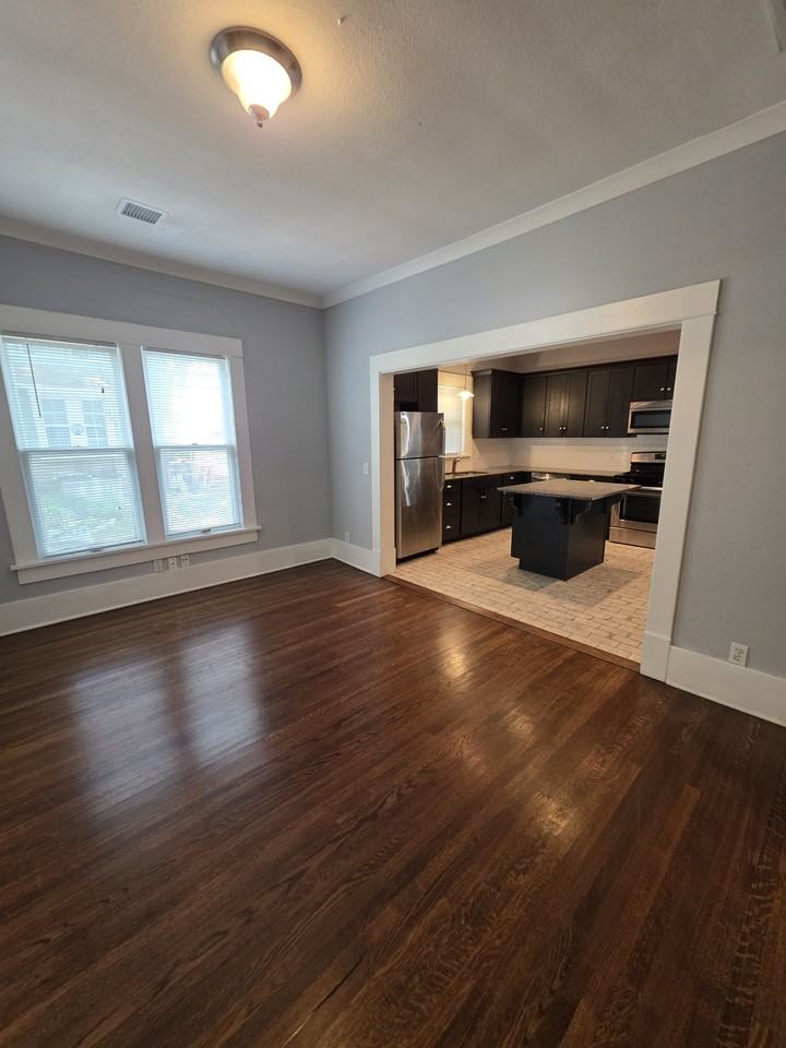 1401 S Elwood Ave - Photo 6 of 26