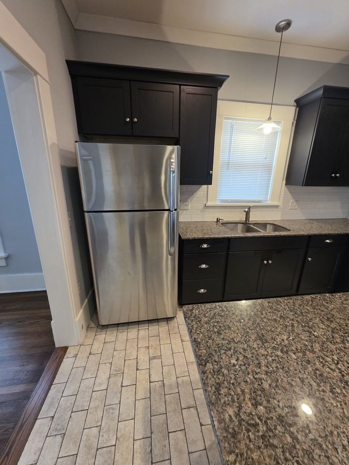 1401 S Elwood Ave - Photo 7 of 26