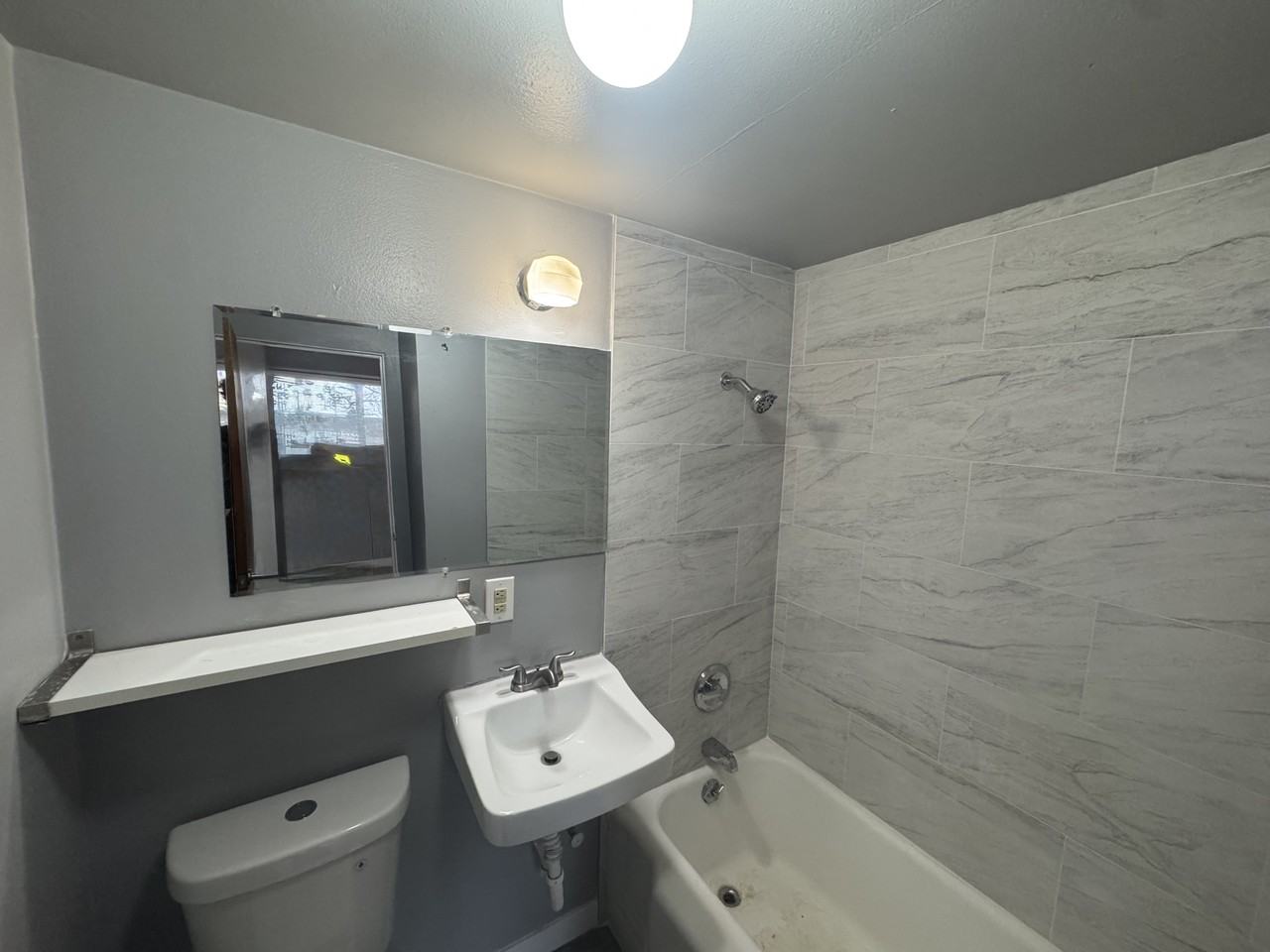 3530 Wallingford Ave N #3 - Photo 4 of 11