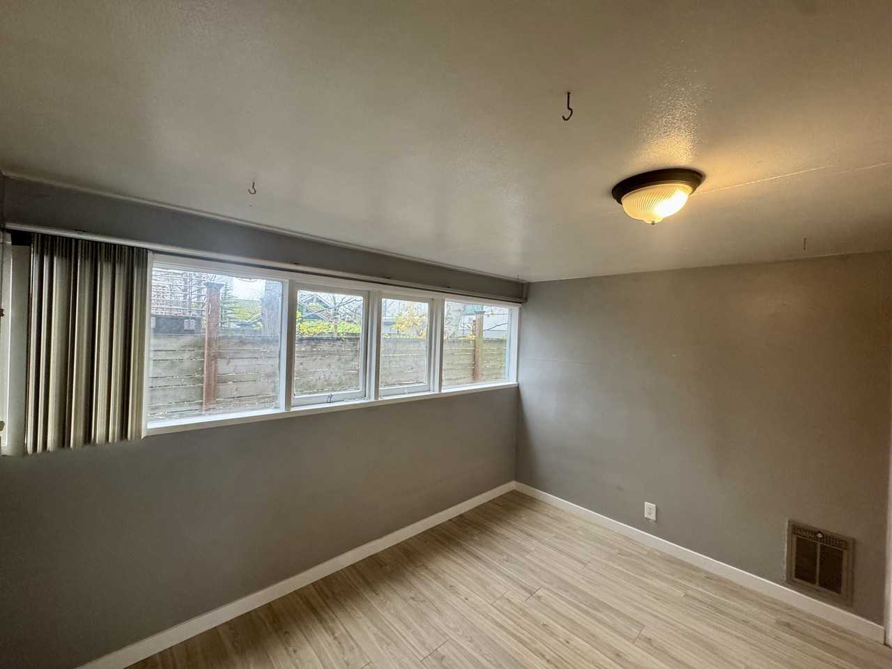 3530 Wallingford Ave N #3 - Photo 6 of 11