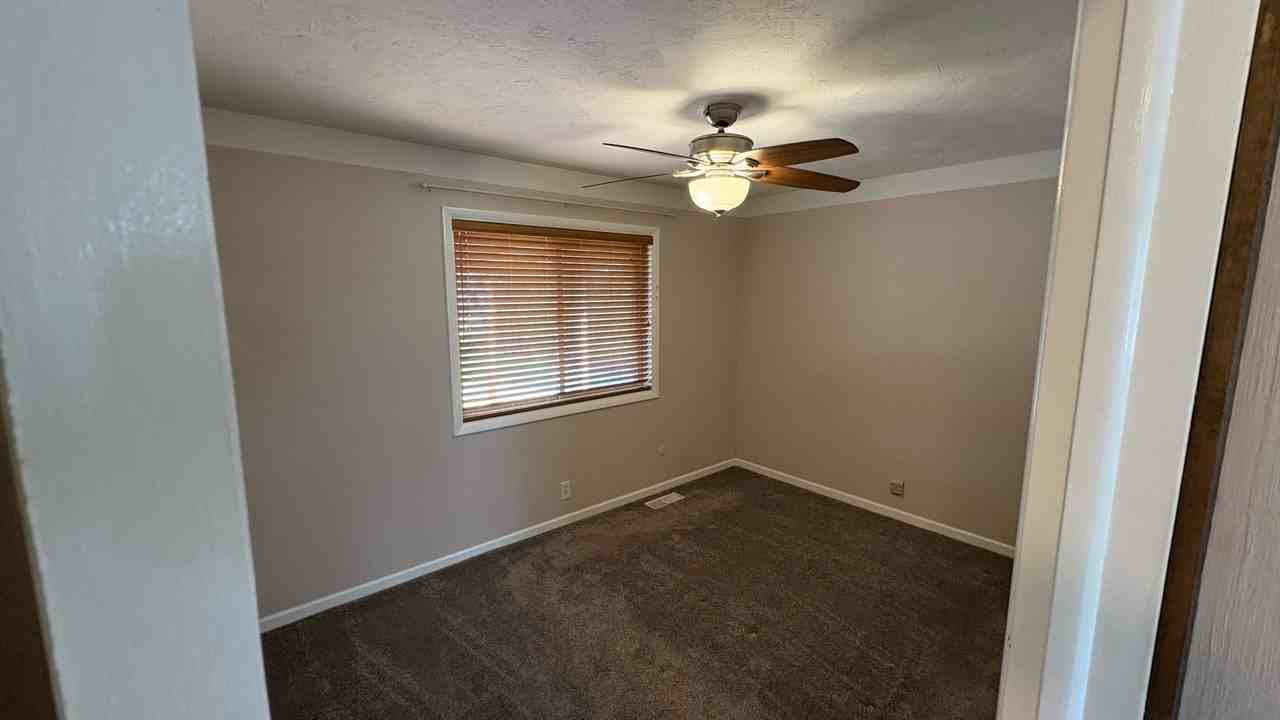5289 Free Ave - Photo 5 of 10