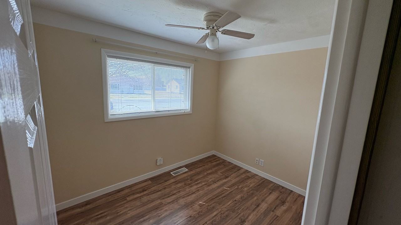 5289 Free Ave - Photo 6 of 10
