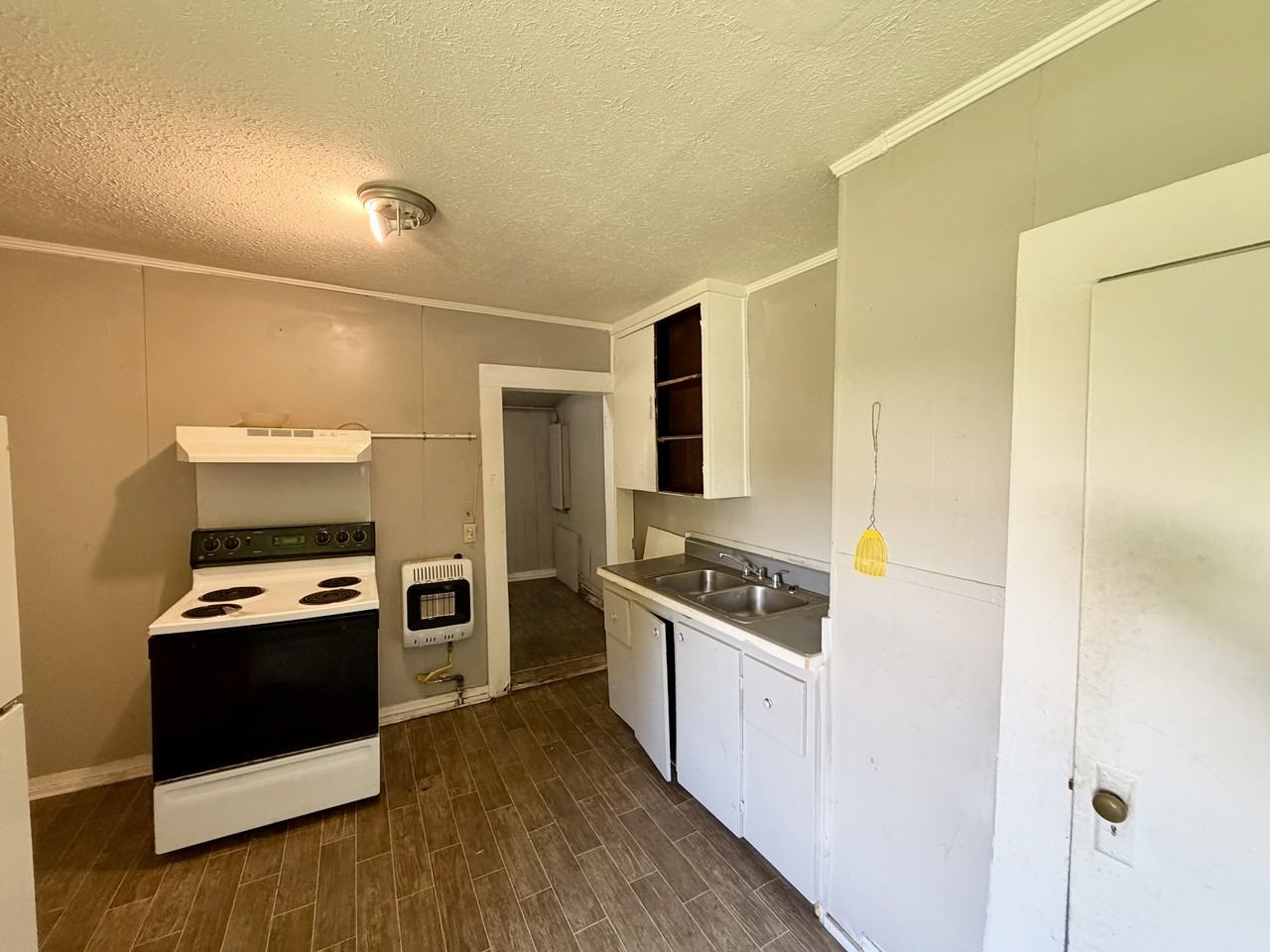 2602 6th Ave N - Photo 4 of 7
