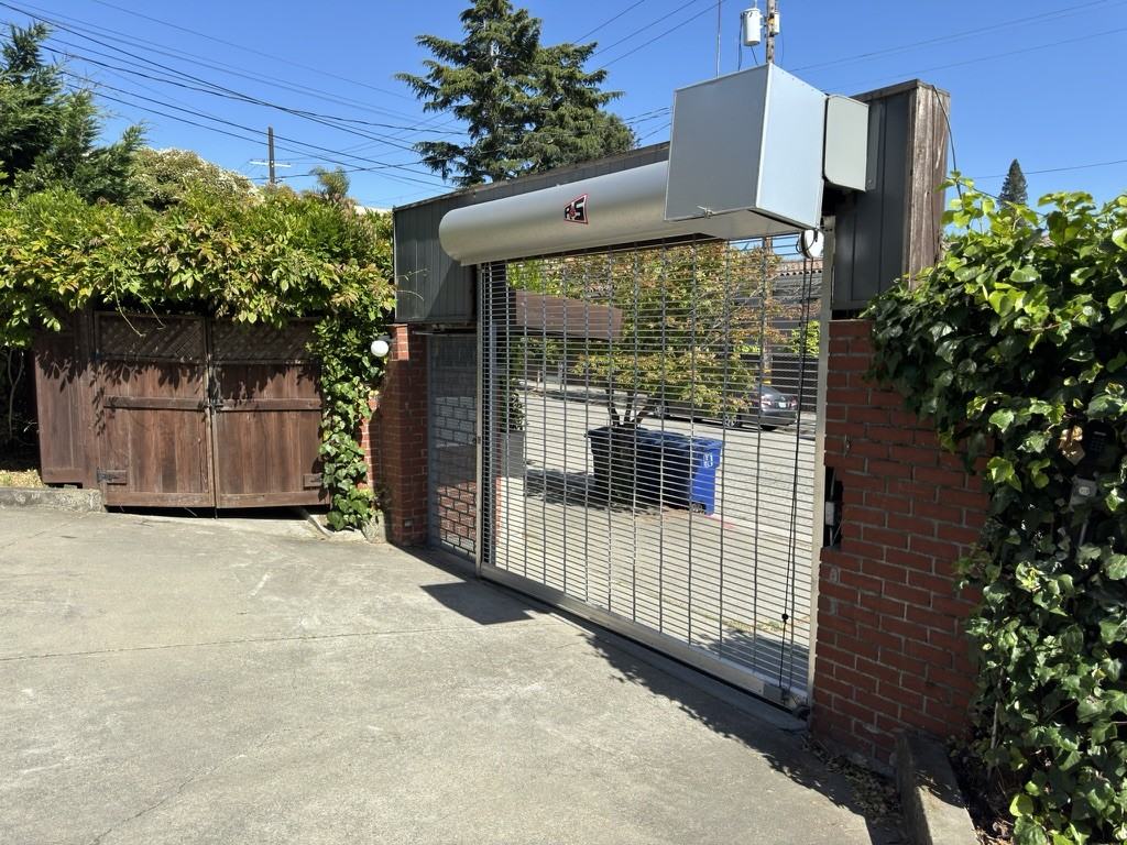 2113 Rose St #1 - Photo 3 of 16