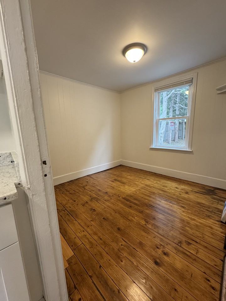 9 1/2 West St #1 - Photo 2 of 7