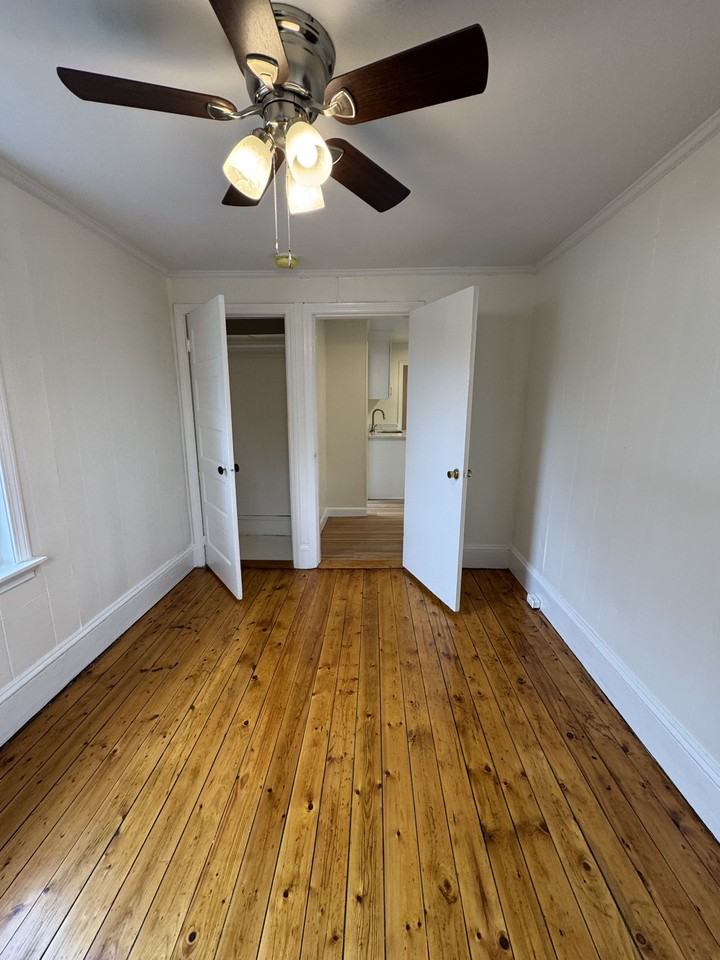 9 1/2 West St #1 - Photo 5 of 7