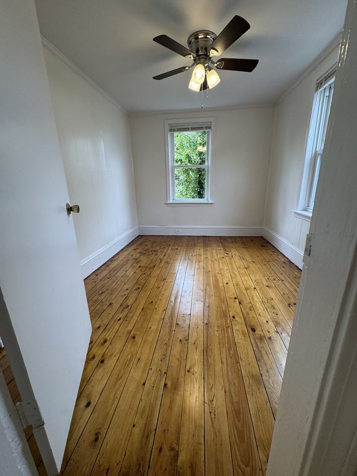 9 1/2 West St #1 - Photo 6 of 7