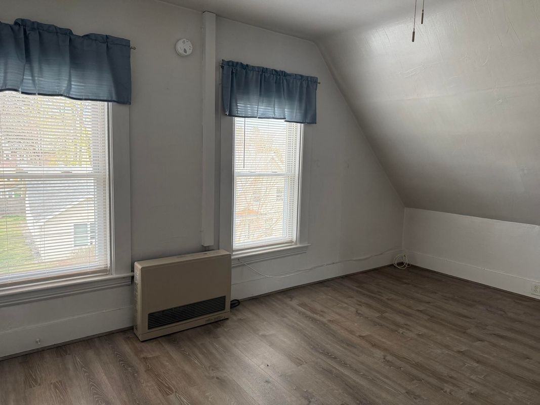 316 Douglas St ##3 - Photo 4 of 15