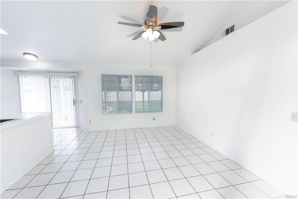 443 S Tamarisk Ave - Photo 2 of 23