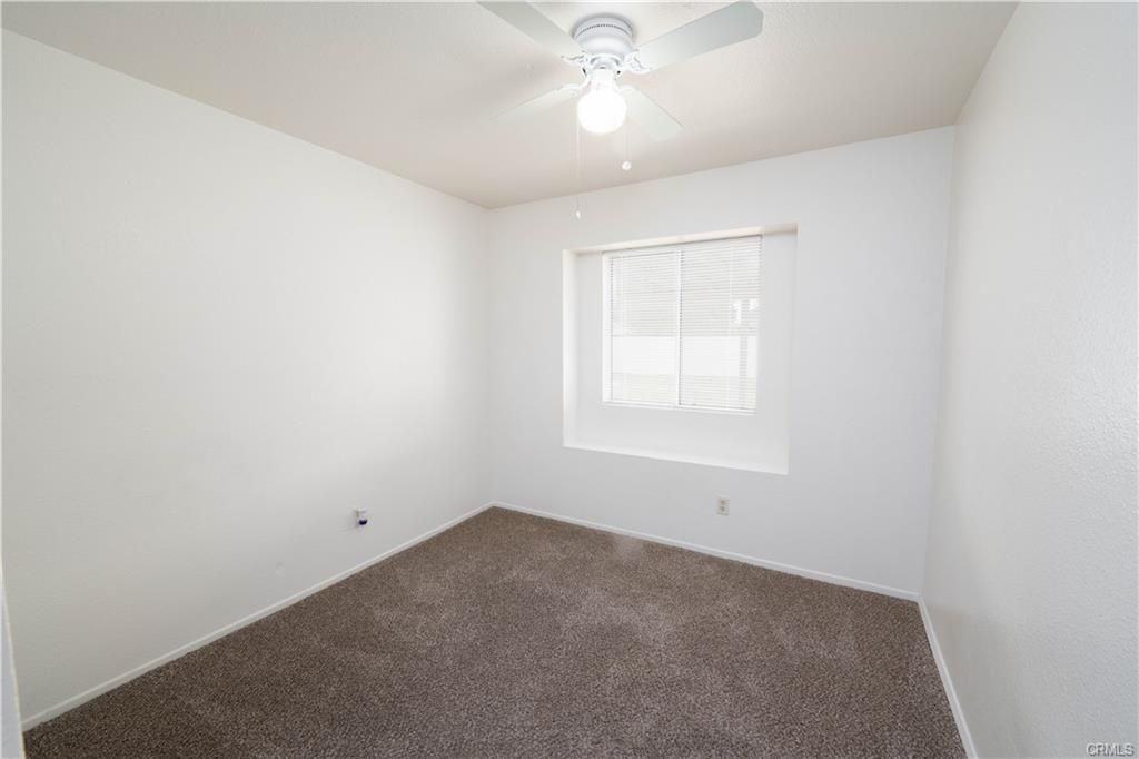 443 S Tamarisk Ave - Photo 5 of 23