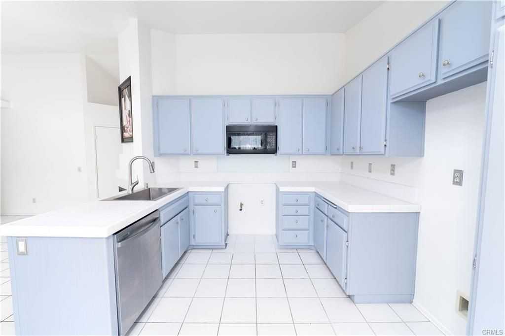 443 S Tamarisk Ave - Photo 6 of 23