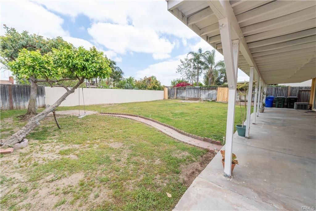 443 S Tamarisk Ave - Photo 7 of 23