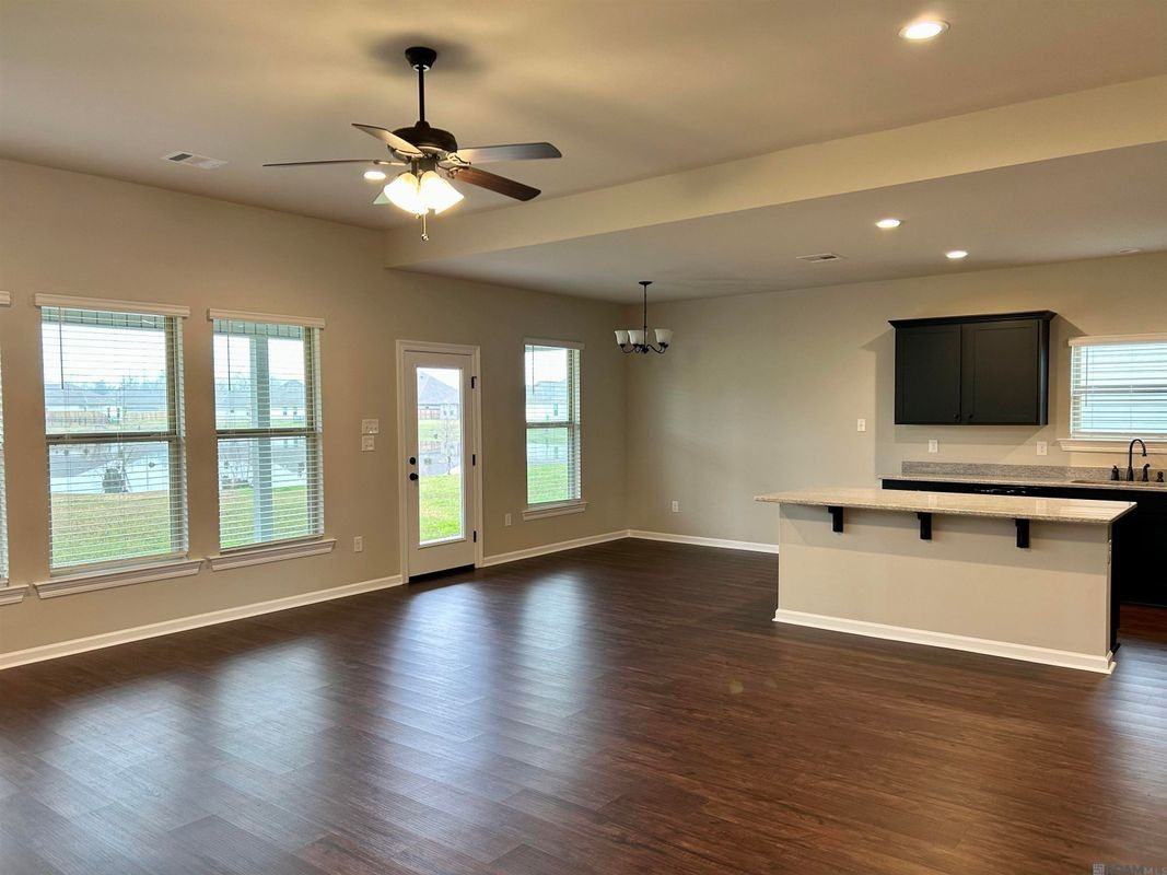 24280 Cliftmere Ave - Photo 3 of 19